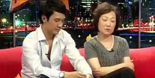 冯绍峰谈与赵丽颖离婚原因，三年后揭秘分开真相，难怪她成赢家