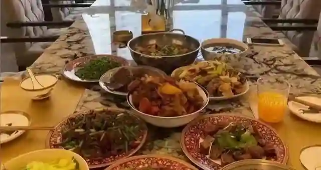 哭穷炫富，“知三当三”，装了10年的吉克隽逸，还是“自食恶果”