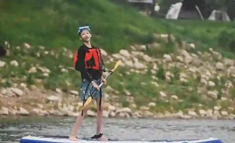 姚晨大方晒娃的正脸，儿子长得帅气，女儿笑容灿烂，很美似妈妈