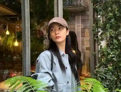 久未露面的蒋勤勤又美上热搜！网友：这是满50岁减30？
