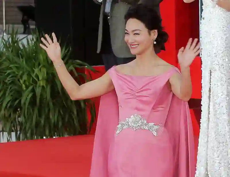惠英红：岁月为墨，演绎辉煌，书写不凡篇章