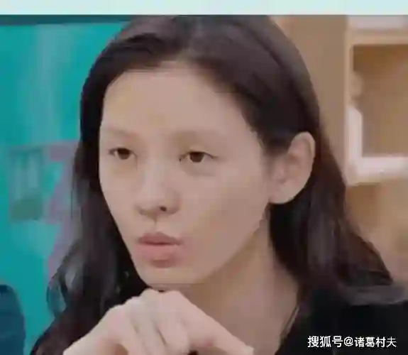 明星明星卸妆后，真人卤蛋忍了、周冬雨大黄牙忍了、萧亚轩鞋拔子脸没忍住