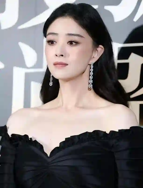 暴瘦脱相、毫无美感，这一次，谁都救不了被畸形审美毒害的蒋欣！