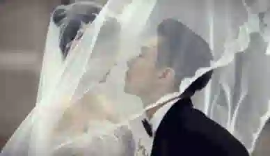 陈晓也没有料到吧？离婚才半年不到，他的前妻陈妍希就有了新生活
