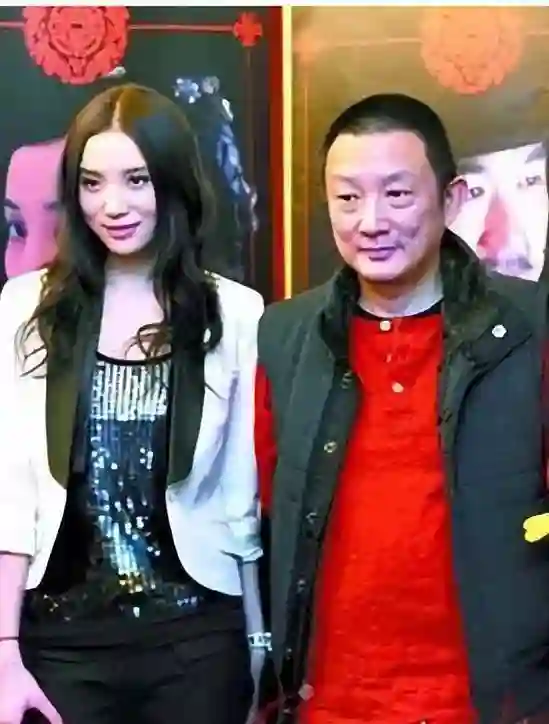 07年，50岁5婚的张黎爱上小宋佳，为迎娶小宋佳，张黎和妻子离婚