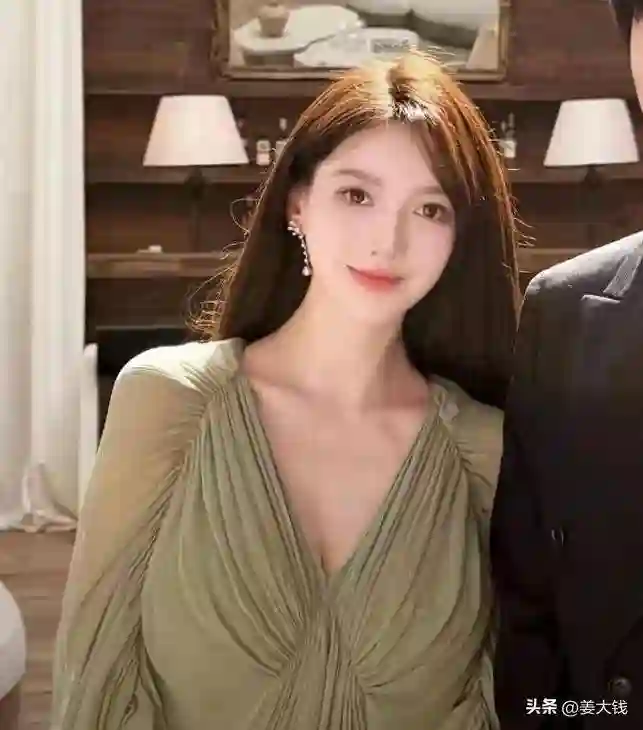 叶珂曝产女后首露面，看上海顶级洋房贵气逼人，和黄晓明关系成谜