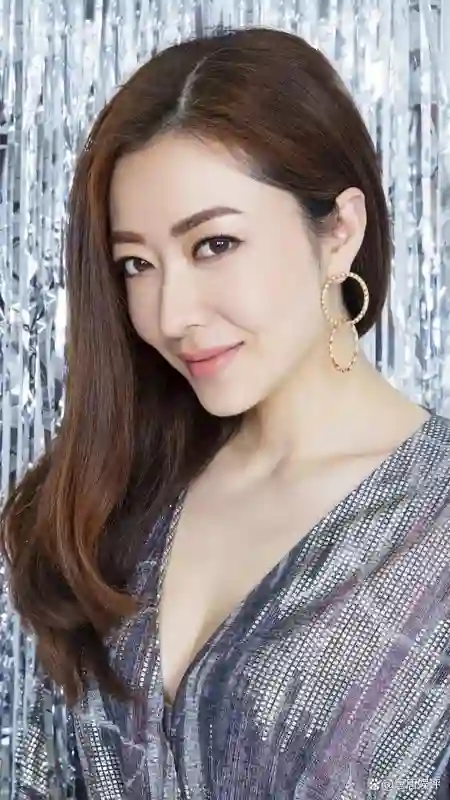 原来郭富城没说谎，44岁丑闻缠身的熊黛林，已走上另一条上坡路