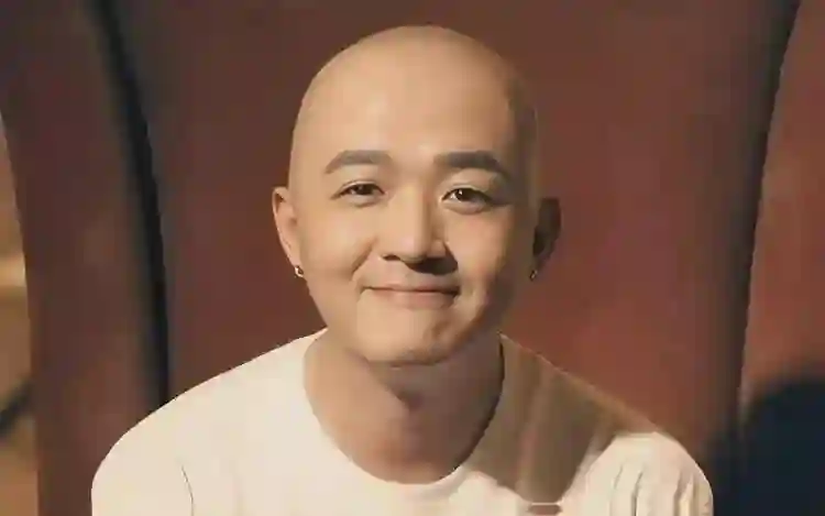 包贝尔：曾同时谈7个女友，娶学妹包文婧，如今生二胎很幸福