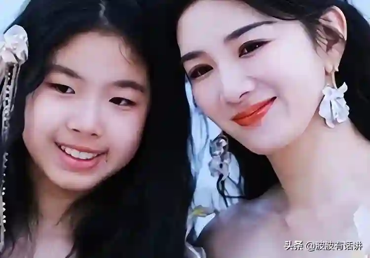 没想到，黄奕才11岁的女儿身高就跟她不相上下，可惜长相太像爸爸