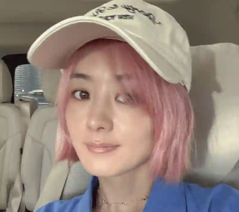 赵丽颖短发造型抢眼，37岁气质越来越硬朗，演技差一口气太可惜
