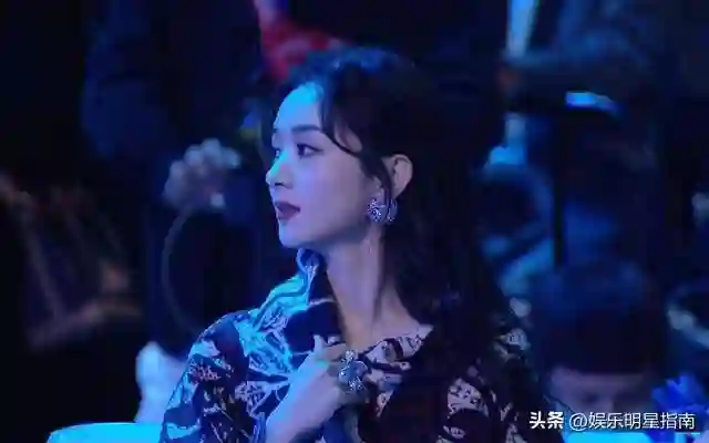 看了不合群的孙俪，再看不合群的赵丽颖，才知她们到底聪明在哪里