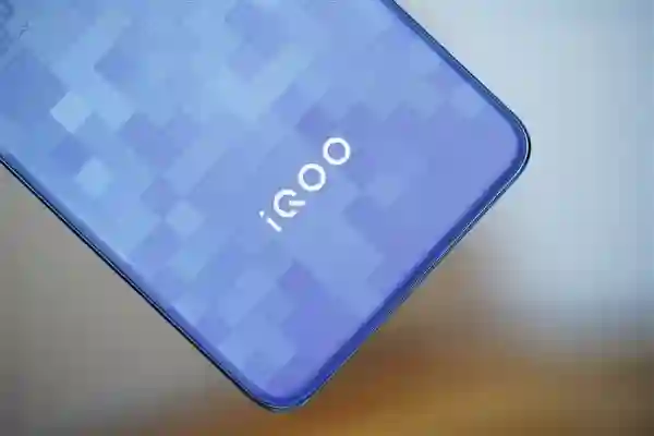 最强2K直屏手机！iQOO Neo10 Pro+图赏