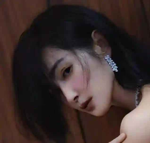 “87花”刘诗诗 vs 半百李冰冰，颜值差距一目了然！