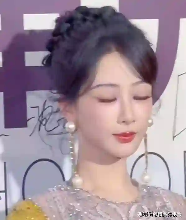 北影节晚宴上，林志玲被冷落，金晨被冷落，而c位表现令人震惊