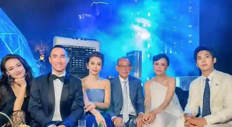 澳门这一夜，坐“李冰冰”身边的张柏芝，让所有人见识了她的地位