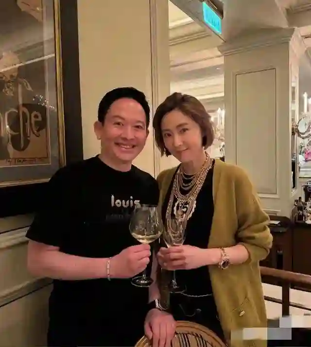 TVB前女星张玉珊与向华胜侄子合照，身家超3亿，深受向家人尊重