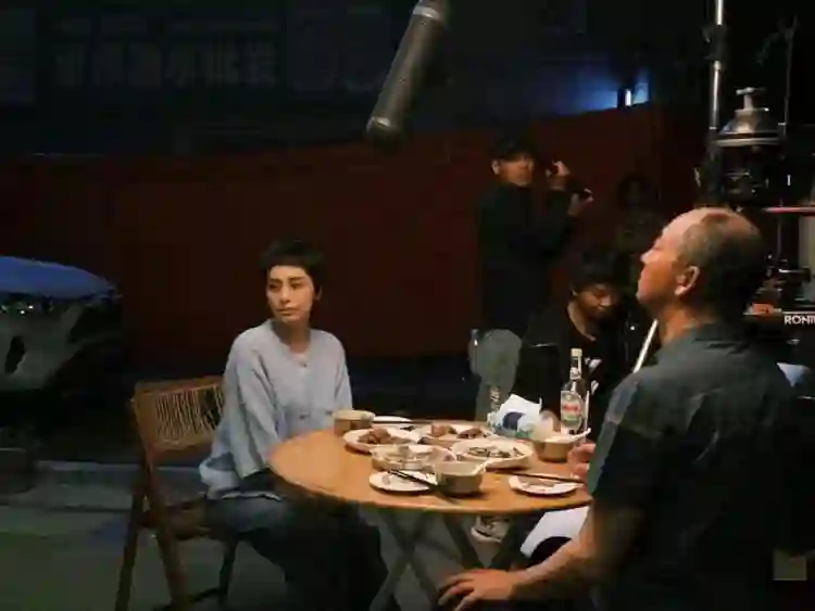 钟欣潼新戏暴瘦脱发演绝症妈妈，甩去偶像包袱，造型网友认不出