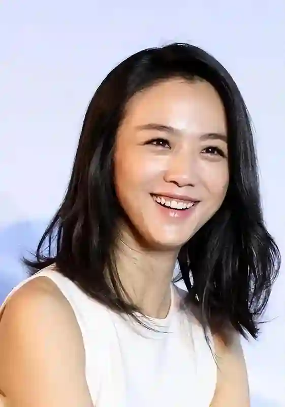 汤唯消失15年，45岁现状曝光:离开娱乐圈的日子，在乡下种菜养鸡