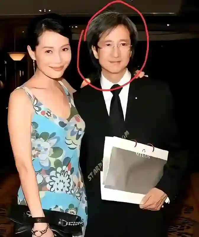 叶童退出，撕开2人的真实关系，赵雅芝略显尴尬，苏州站成绝响