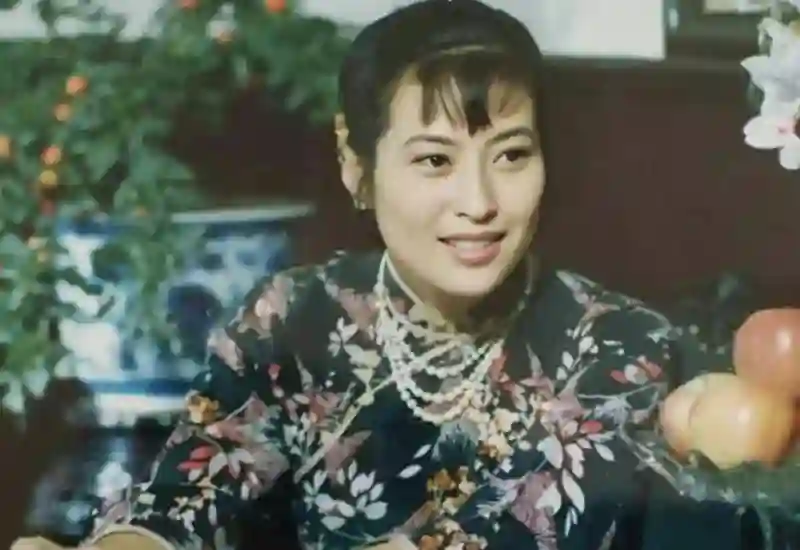 演员许娣：长相端庄秀丽，与丈夫恩爱43载，儿子儿媳都是圈内人