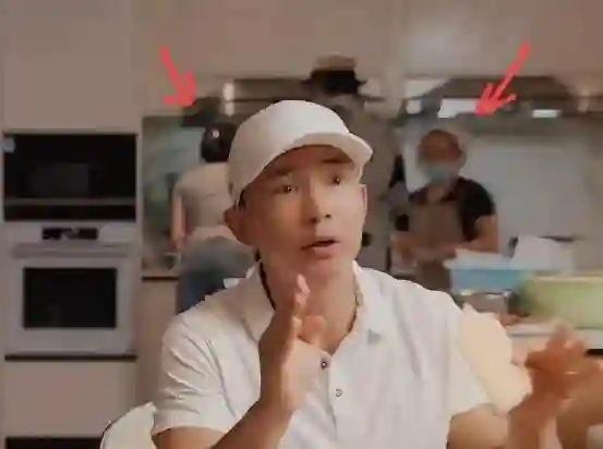 刘畊宏做客钟丽缇北京豪宅，赶饭点吃六个菜，家里有俩保姆照顾她