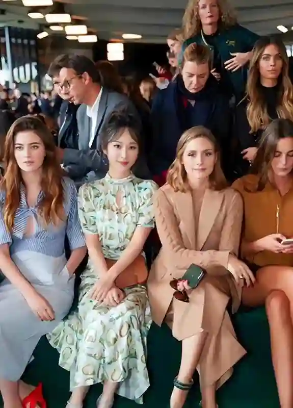 杨紫算不算顶级大美女？看看她和杨幂、张柏芝的合照，就有答案了