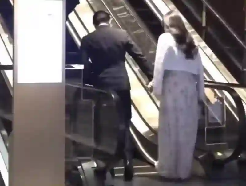 郭富城携方媛赴豪门婚宴！天王热聊全场，娇妻独坐玩手机太心疼！