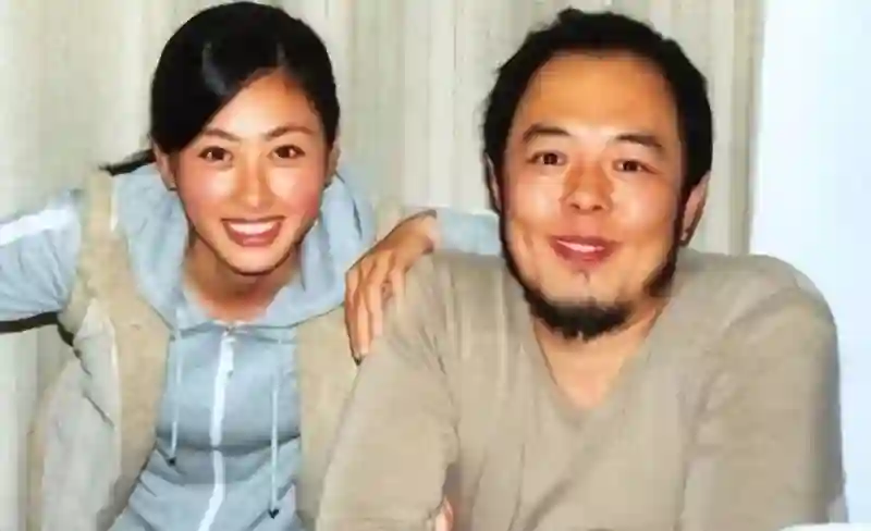 她是军艺校花，被大25岁张铁林抛弃后，为何又嫁给著名的“坏蛋”