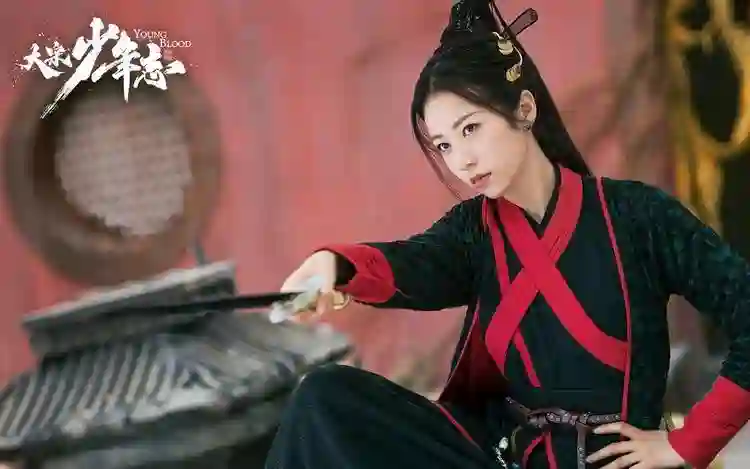 她是肖战八年的闺蜜，李现如今的绯闻女友，是娱乐圈帅哥收割机