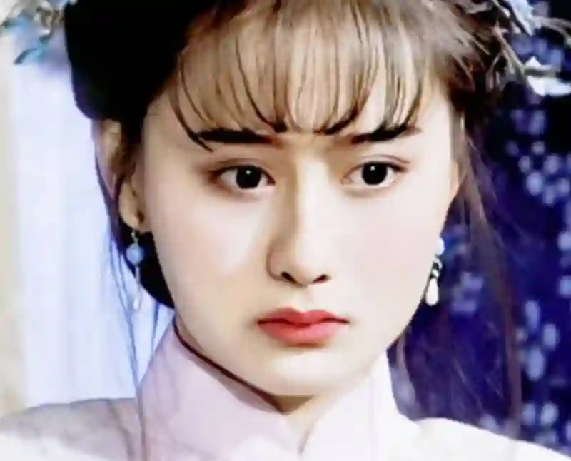 离婚8年后，51岁的陈德容感慨：爱情既没意思也没用，浪费时间