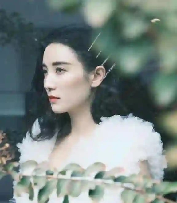 被曝隐婚两次仍“默不作声”！这一次，宋佳彻底不顾及所谓体面了
