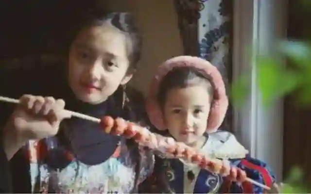 黄磊孙莉带全家逛西湖：多妹颜值不亚于多多，8岁小儿子撞脸李现