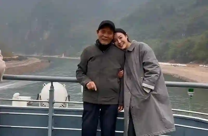 “豆腐西施”爆火后被“开盒”的真相，比你想的更脏