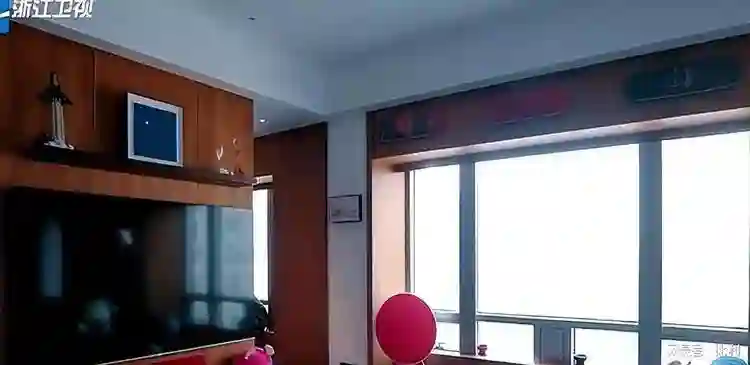 阿娇一个人独居北京3居室，自称比香港要便宜，44岁仍想怀孕生子