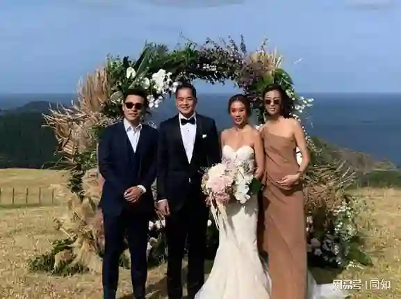 霍震霆曝小儿子已完婚，很满意泰国儿媳，网友：就霍启山孤身一人