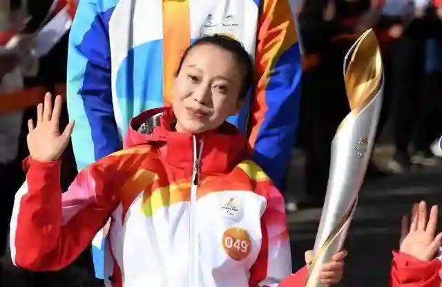 张艺谋：我最愧疚的不是巩俐，更不是陈婷，而是为我终身瘫痪的她