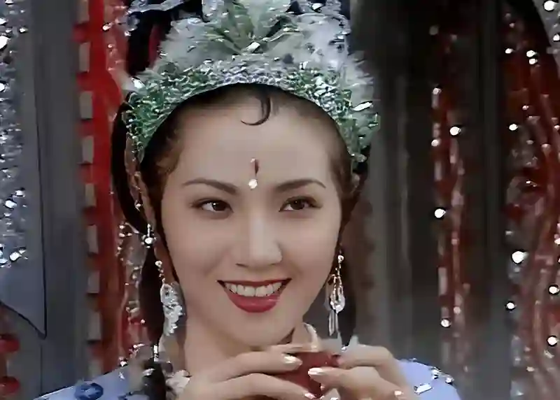86版西游8位女神容颜对比，邱佩宁嫦娥风华绝代，今昔差距惊人！