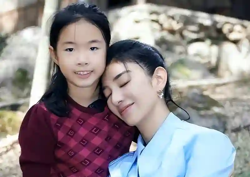 丑基因有多强大？连这10位大美女也没办法，孩子颜值个个不随妈
