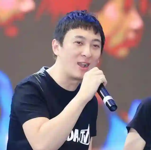 比汪小菲还惨？王思聪突传噩耗，他也走上了父亲王健林老路