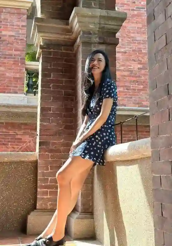 姚晨晒五一鼓浪屿度假照，身材依旧年轻，低调素颜享美好时光
