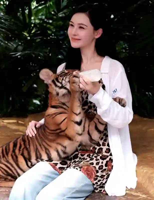 张颖颖炮轰马筱梅，嘲讽她伪善立人设，称被汪小菲当做挡箭牌