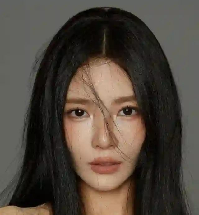 杜淳妻子晒素颜美照，37岁冻龄如少女，紧致肌肤令人羡慕！