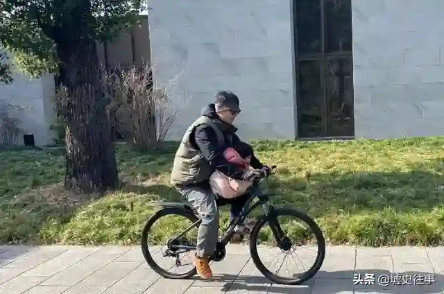 沈佳妮终于不忍了！颜值衰老还被疑离婚，她晒素颜正面刚：就这样