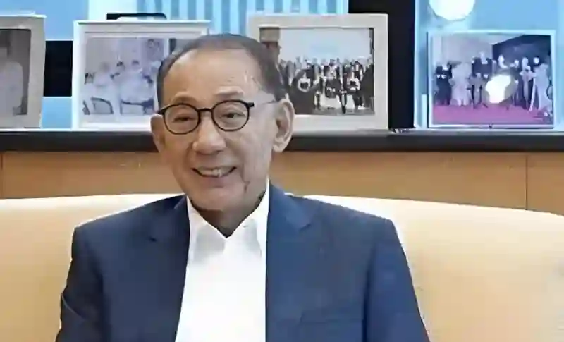英皇亏48亿卖楼，向佐欠下赌债，港圈的神话要凉？