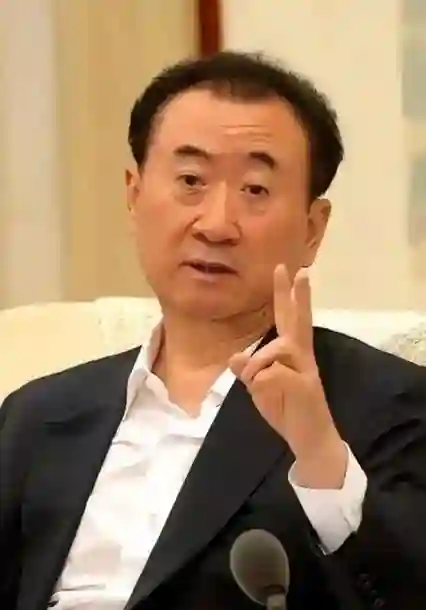 比汪小菲还惨？王思聪突传噩耗，他也走上了父亲王健林老路