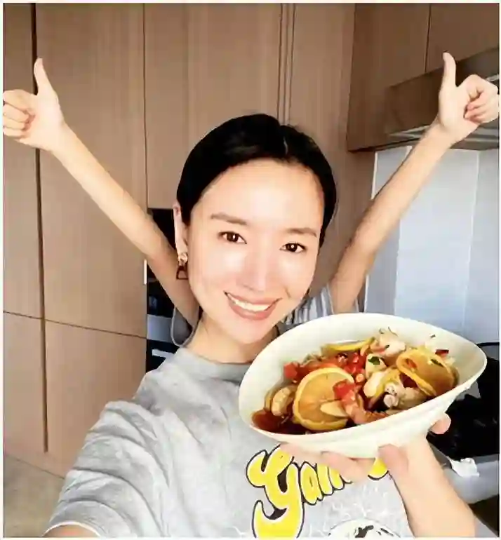 忘拉窗帘12年后，董洁再次尝试复出，却尝到苦果