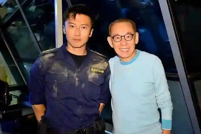 44岁张柏芝闪耀澳门！一身红衣明媚动人，获杨受成何猷龙主动合影