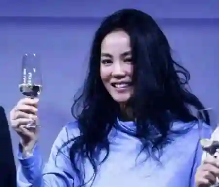 窦靖童近况证明，“抽烟喝酒打麻将”的王菲，确实是个很好的妈妈