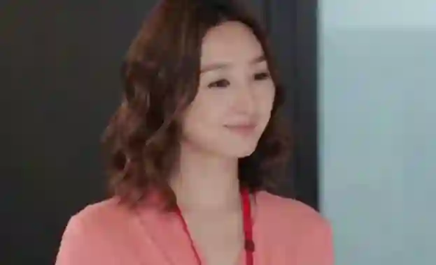 高海宁首谈抑郁经历：曾站马路边想轻生，拍《新闻女王》惊恐症发作
