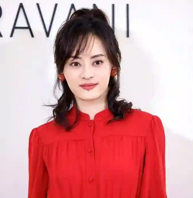 “移民风波”发酵6天后，孙俪终于更新动态，郭德纲的话真说对了